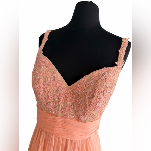 La Femme Apricot Beaded Chiffon Gown Size 6 Lace Bodice V-Neck Formal Prom Dress - Picture 2 of 10